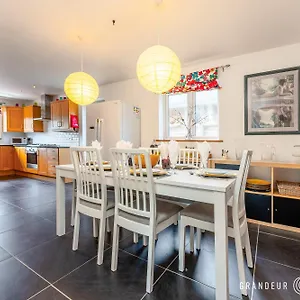 Tatil Evi Bracken Bliss By Grandeur Ferndown