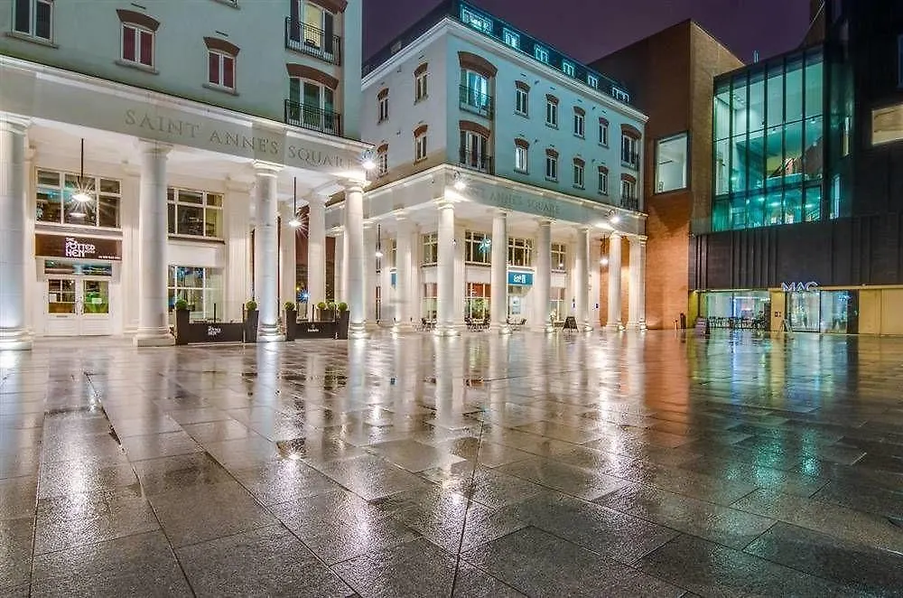 Ramada By Wyndham Belfast Hotel 3*,