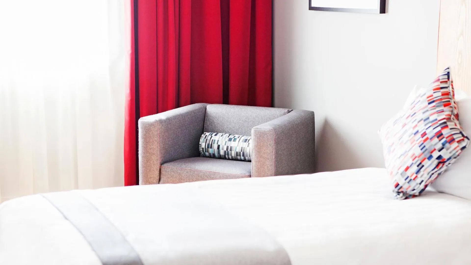 Ramada By Wyndham Belfast Hotel