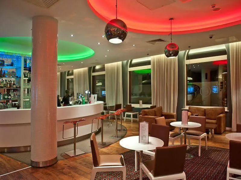 Ramada By Wyndham Belfast Hotel 3*,