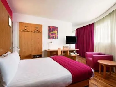 Ramada By Wyndham Belfast Hotel
